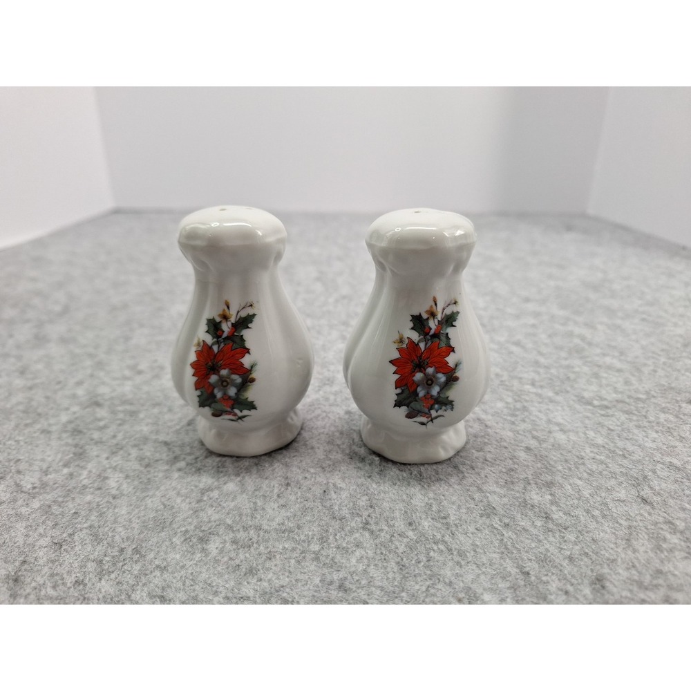 Poinsettia Flowers 3" Salt and Pepper Shakers Ceramic Holly Leaves Berries